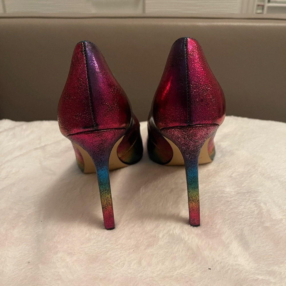 Pumps - Picture 3 of 4